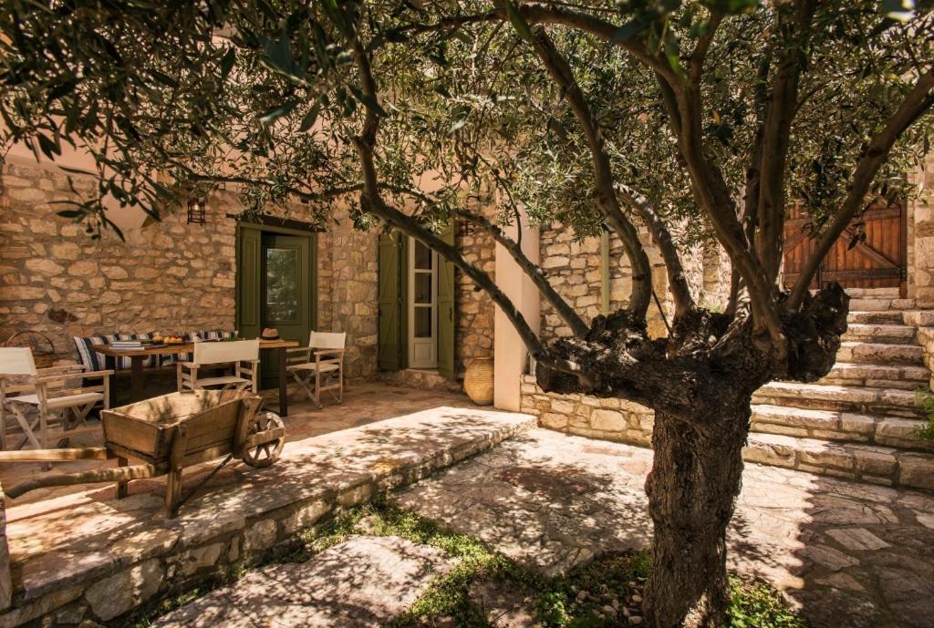 Kyparissia Old Town Lodge With Amazing Sea View Екстериор снимка